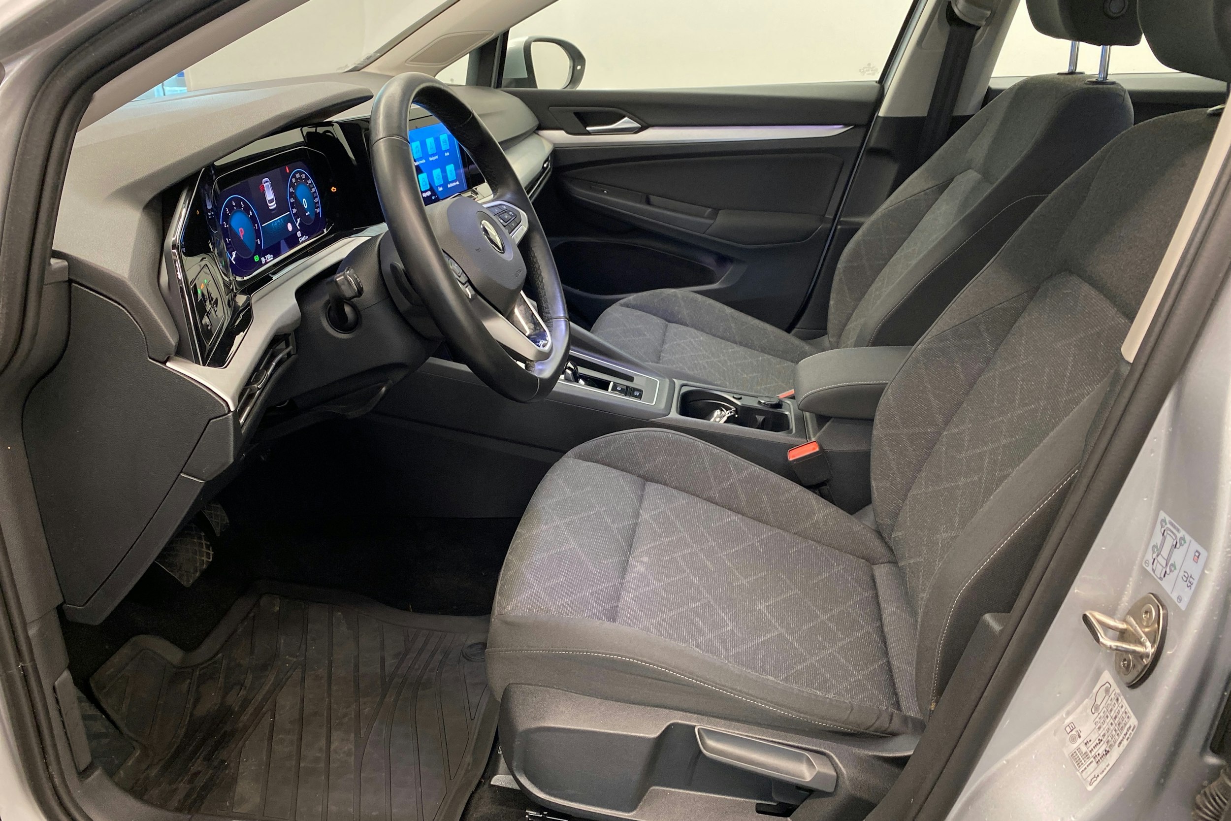 hopea Volkswagen Golf 2021 kuva 28.