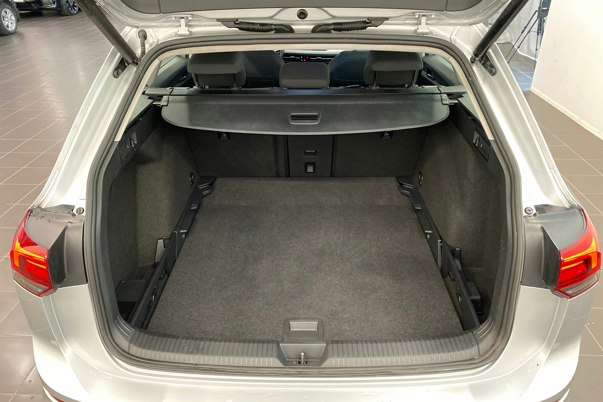 hopea Volkswagen Golf 2021 kuva 31.