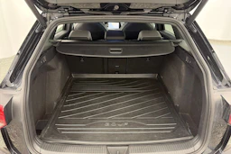Musta Volkswagen GOLF 2021 kuva 13.