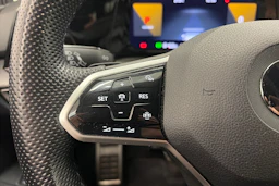 Musta Volkswagen GOLF 2021 kuva 18.