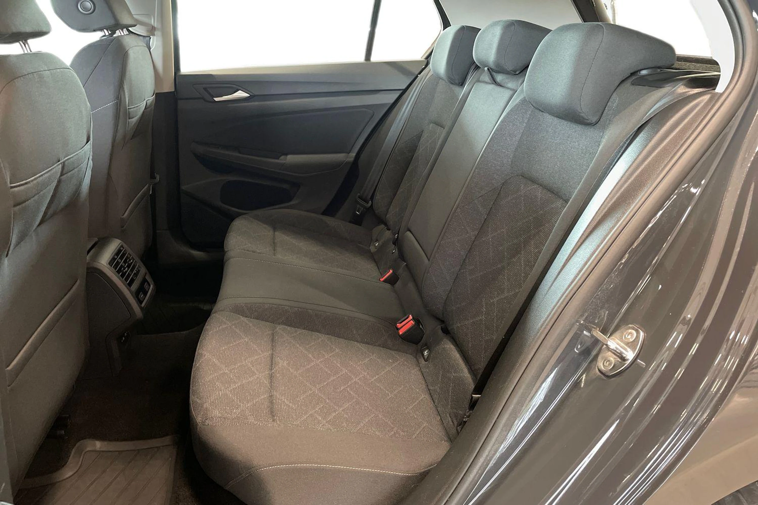 harmaa Volkswagen Golf 2021 kuva 8.