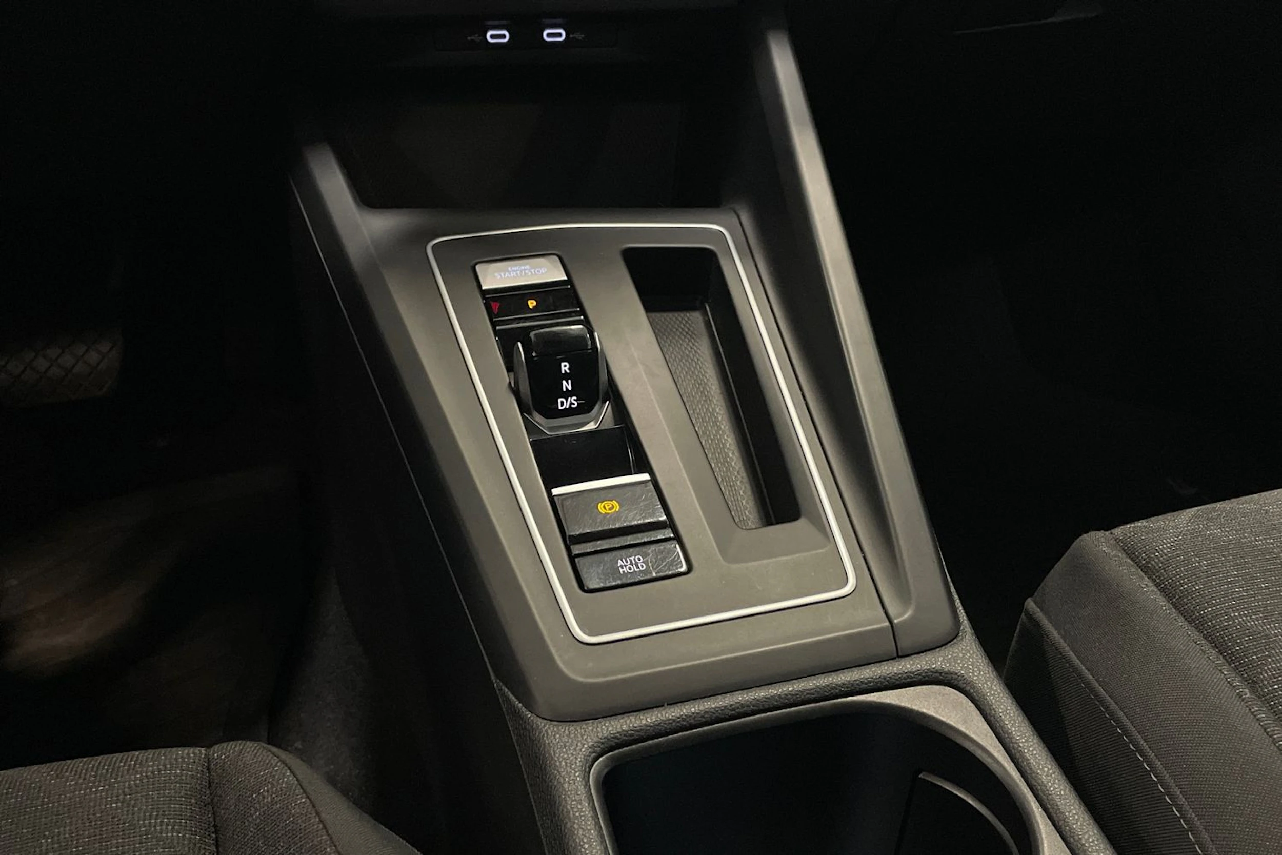 harmaa Volkswagen Golf 2021 kuva 24.