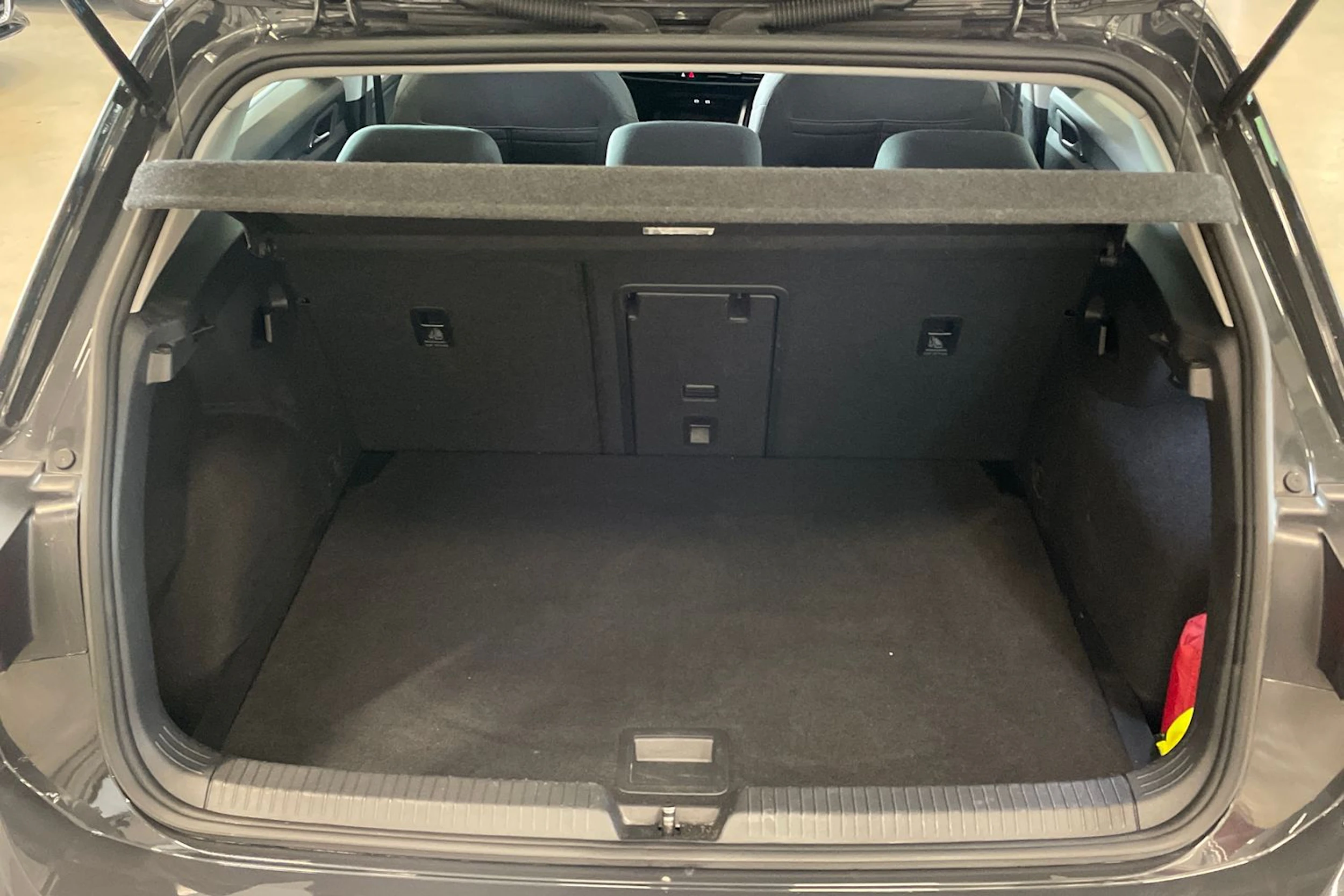 harmaa Volkswagen Golf 2021 kuva 26.