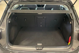 harmaa Volkswagen Golf 2021 kuva 26.
