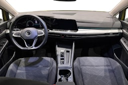 keltainen Volkswagen Golf 2021 kuva 9.
