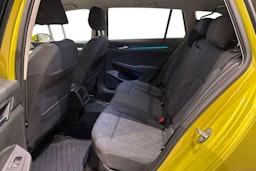 keltainen Volkswagen Golf 2021 kuva 10.