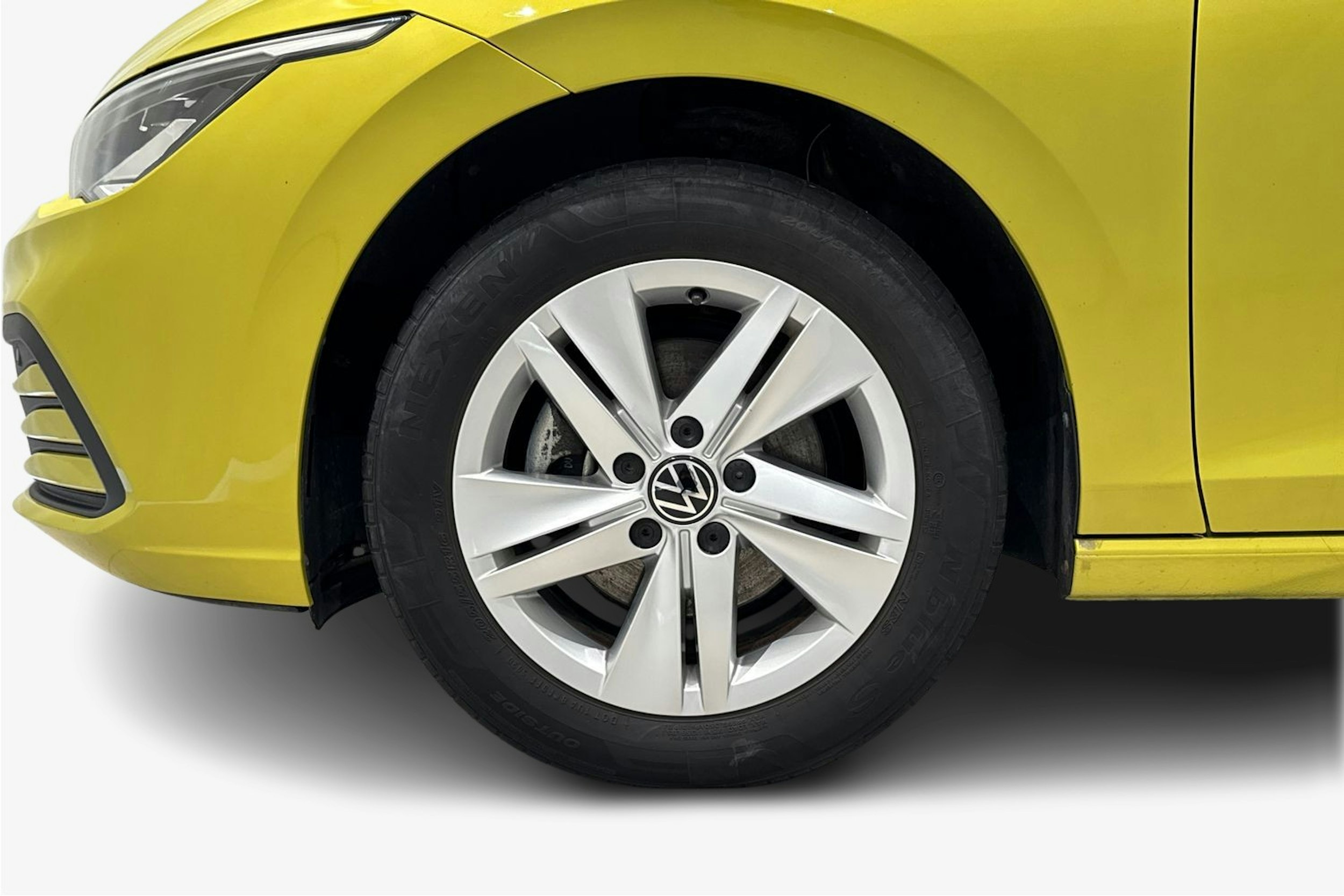 keltainen Volkswagen Golf 2021 kuva 11.