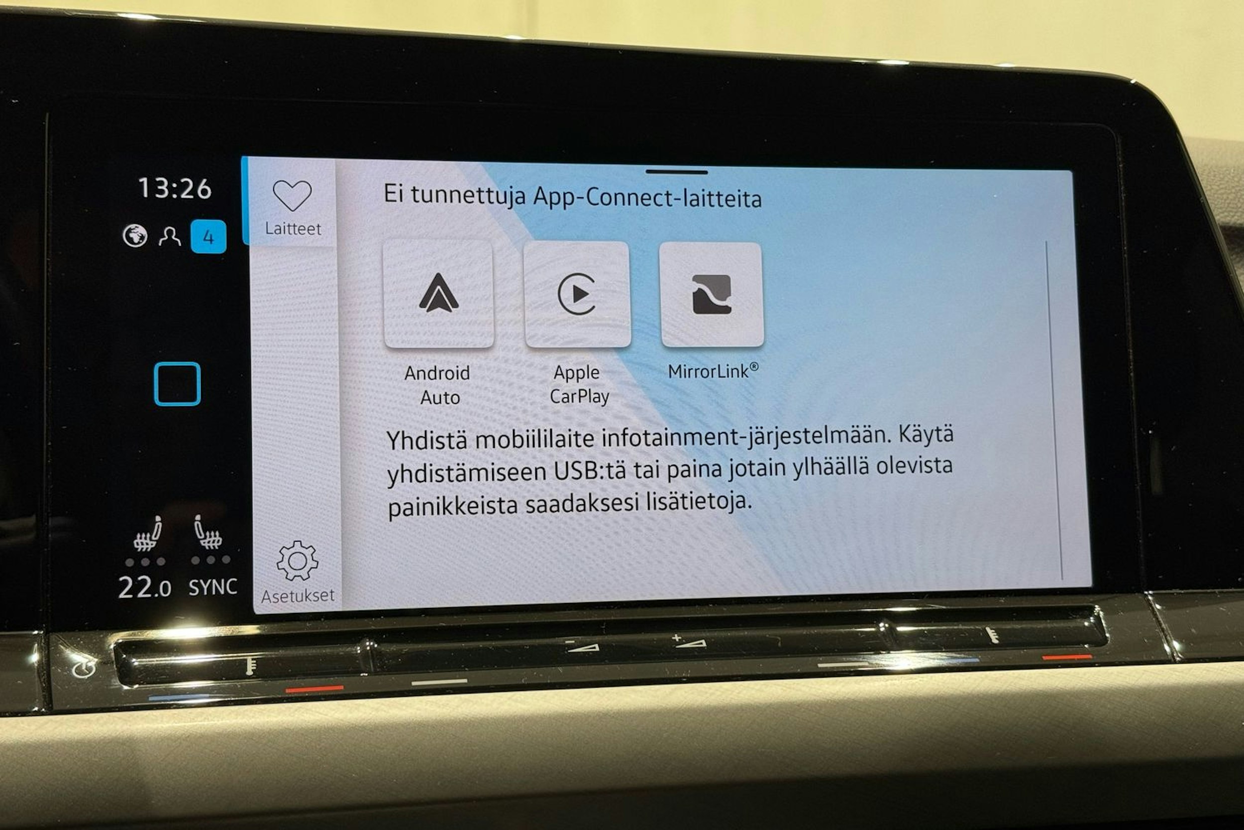 keltainen Volkswagen Golf 2021 kuva 19.