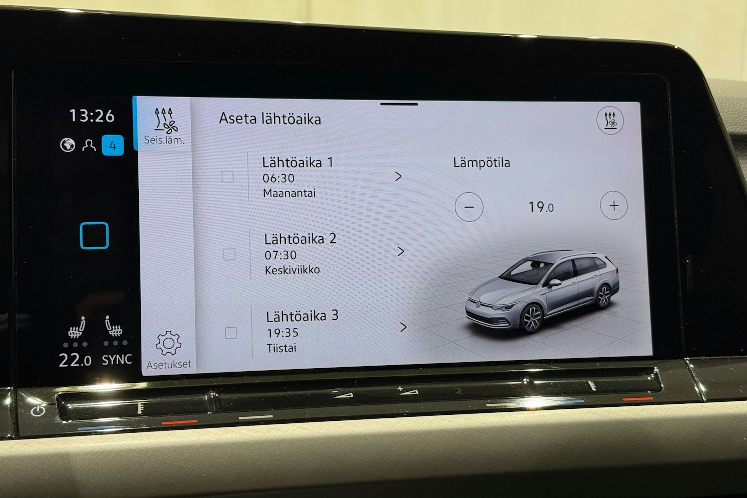 keltainen Volkswagen Golf 2021 kuva 20.