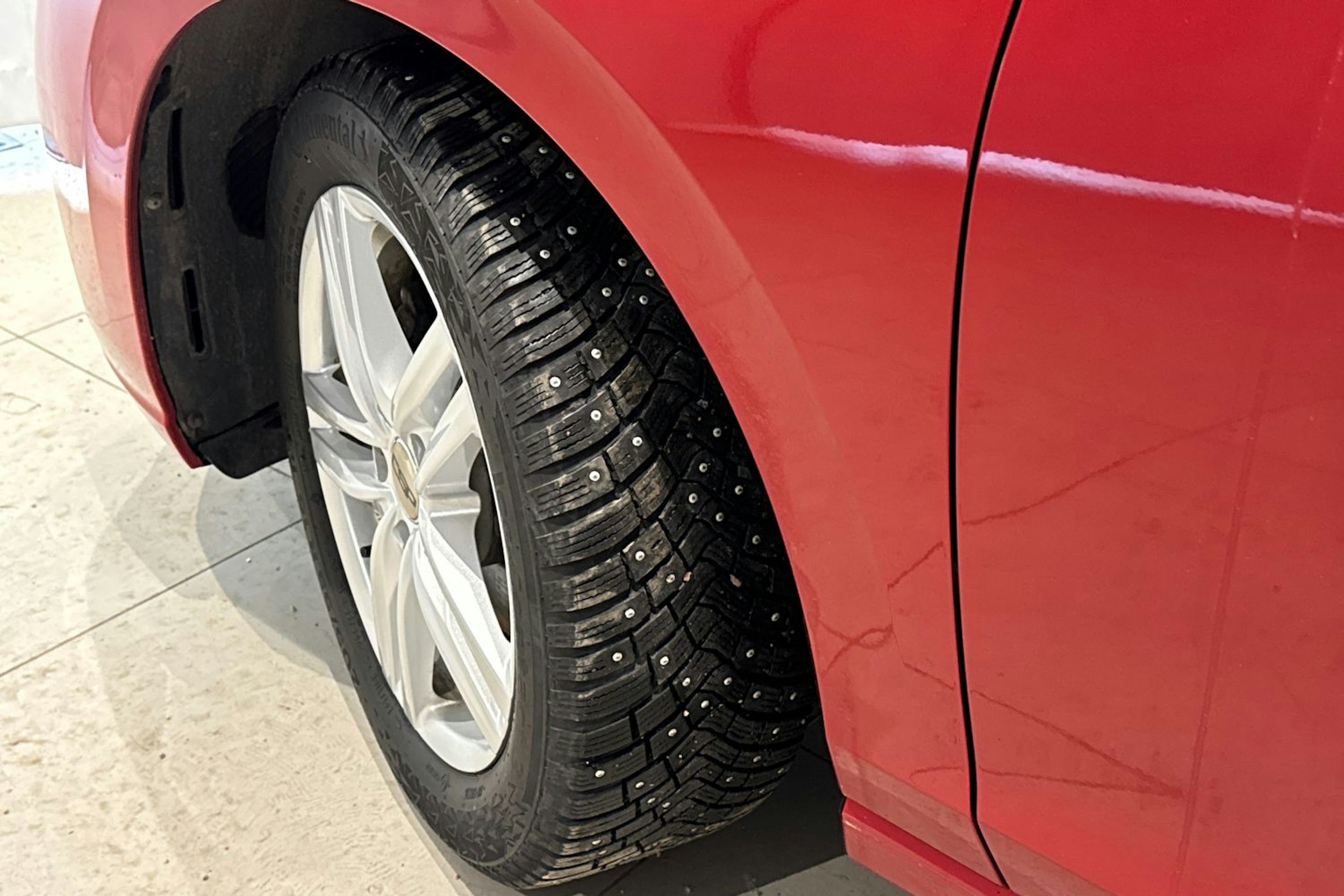 met. punainen Volkswagen Golf 2021 kuva 13.