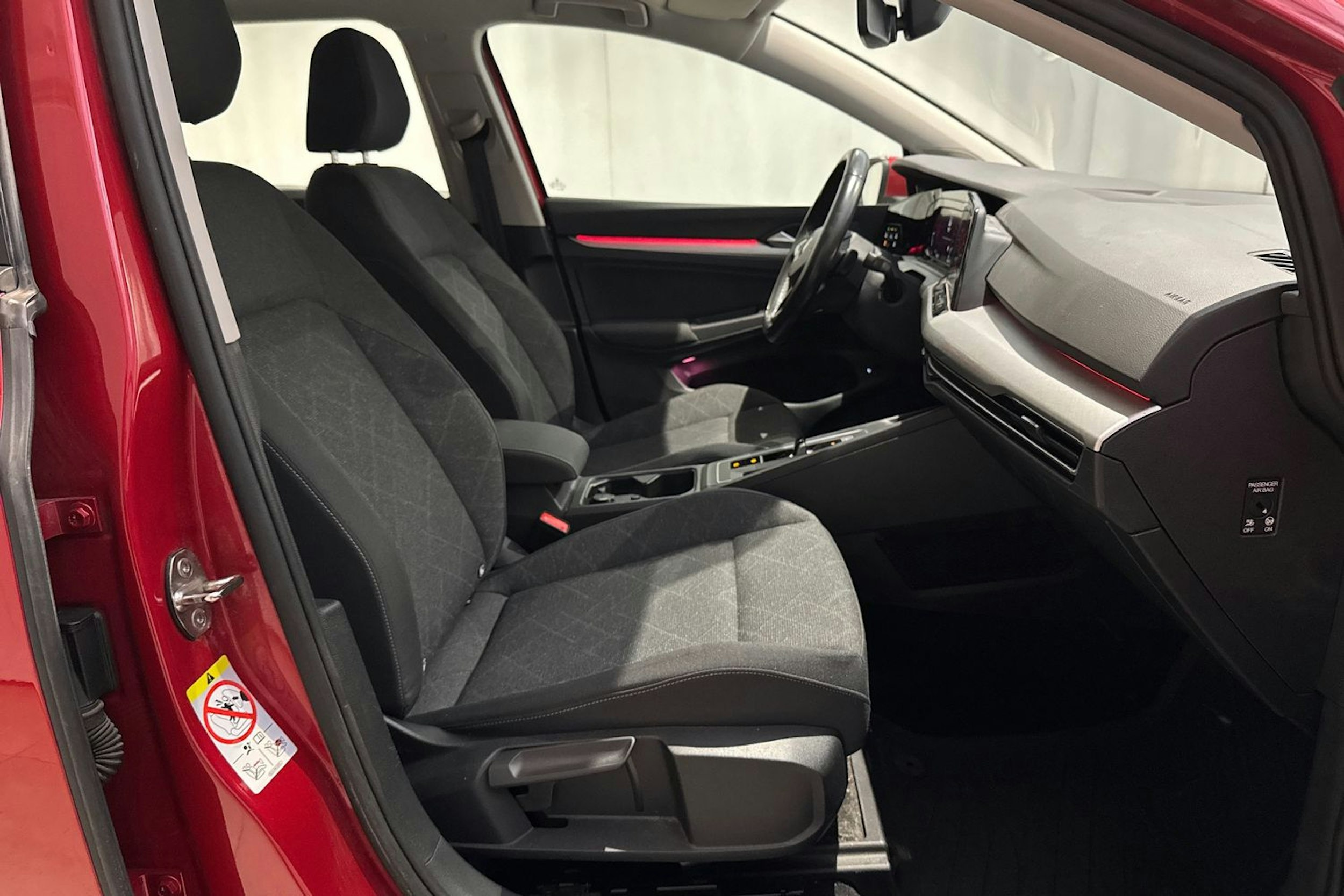 met. punainen Volkswagen Golf 2021 kuva 18.