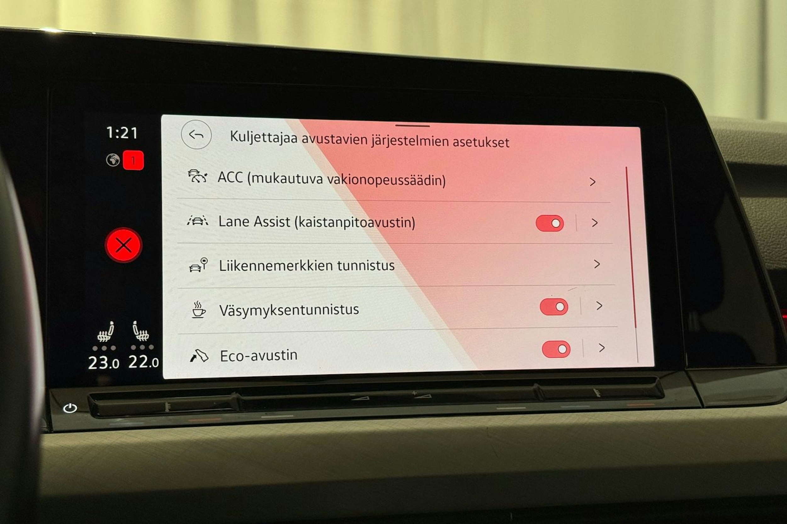 met. punainen Volkswagen Golf 2021 kuva 26.