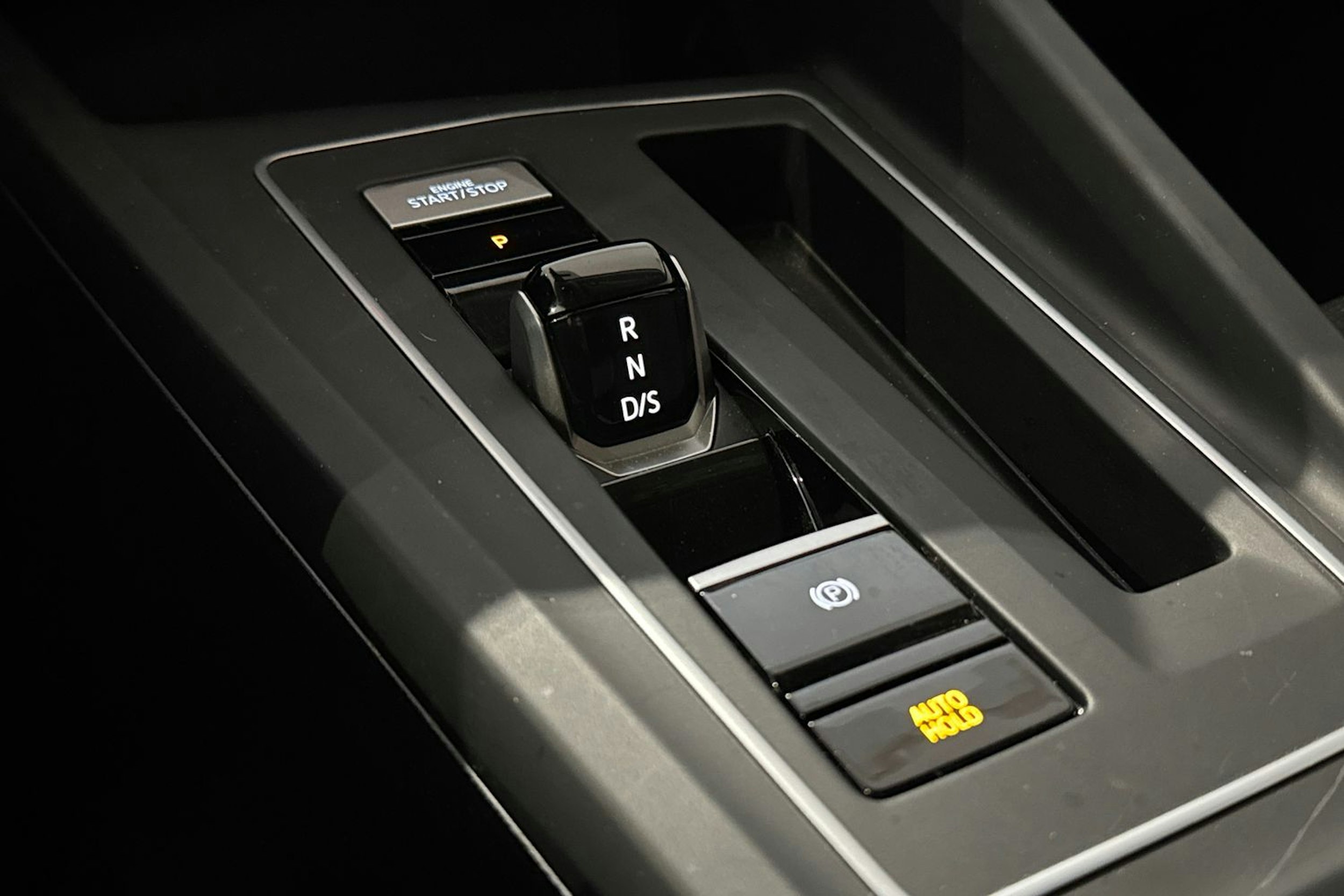 met. punainen Volkswagen Golf 2021 kuva 30.