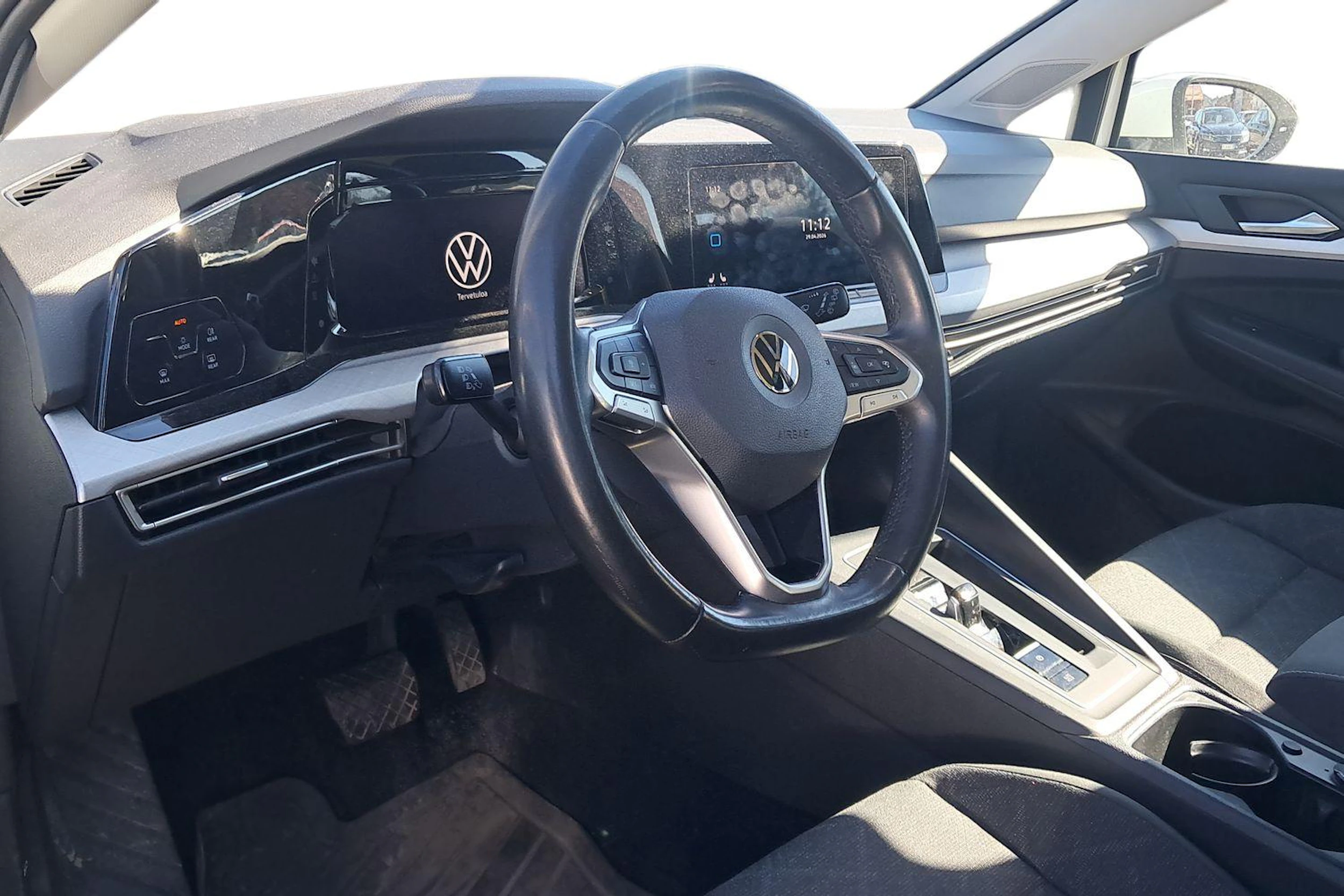 valkoinen Volkswagen Golf 2021 kuva 3.