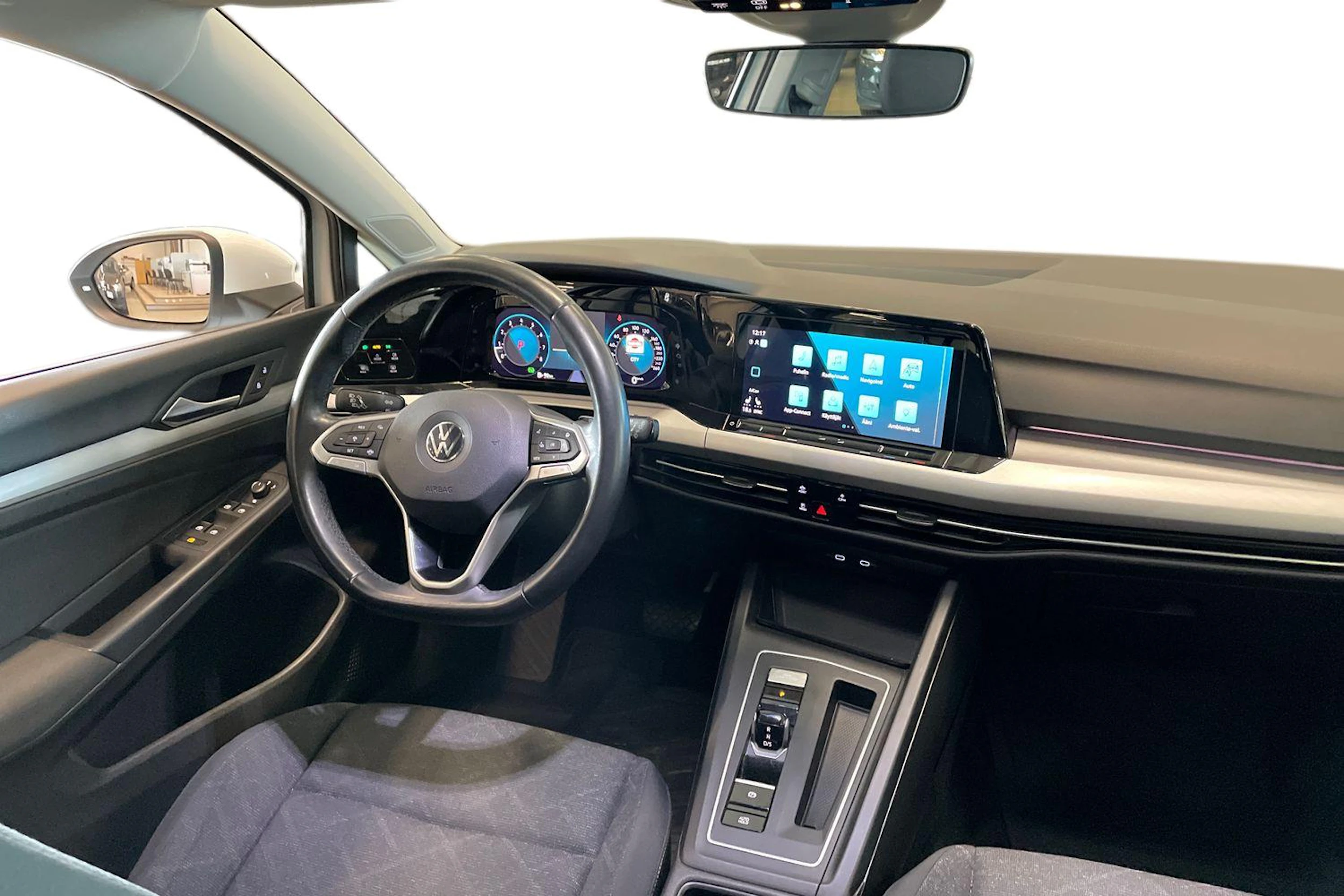 valkoinen Volkswagen Golf 2021 kuva 9.