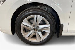 valkoinen Volkswagen Golf 2021 kuva 12.