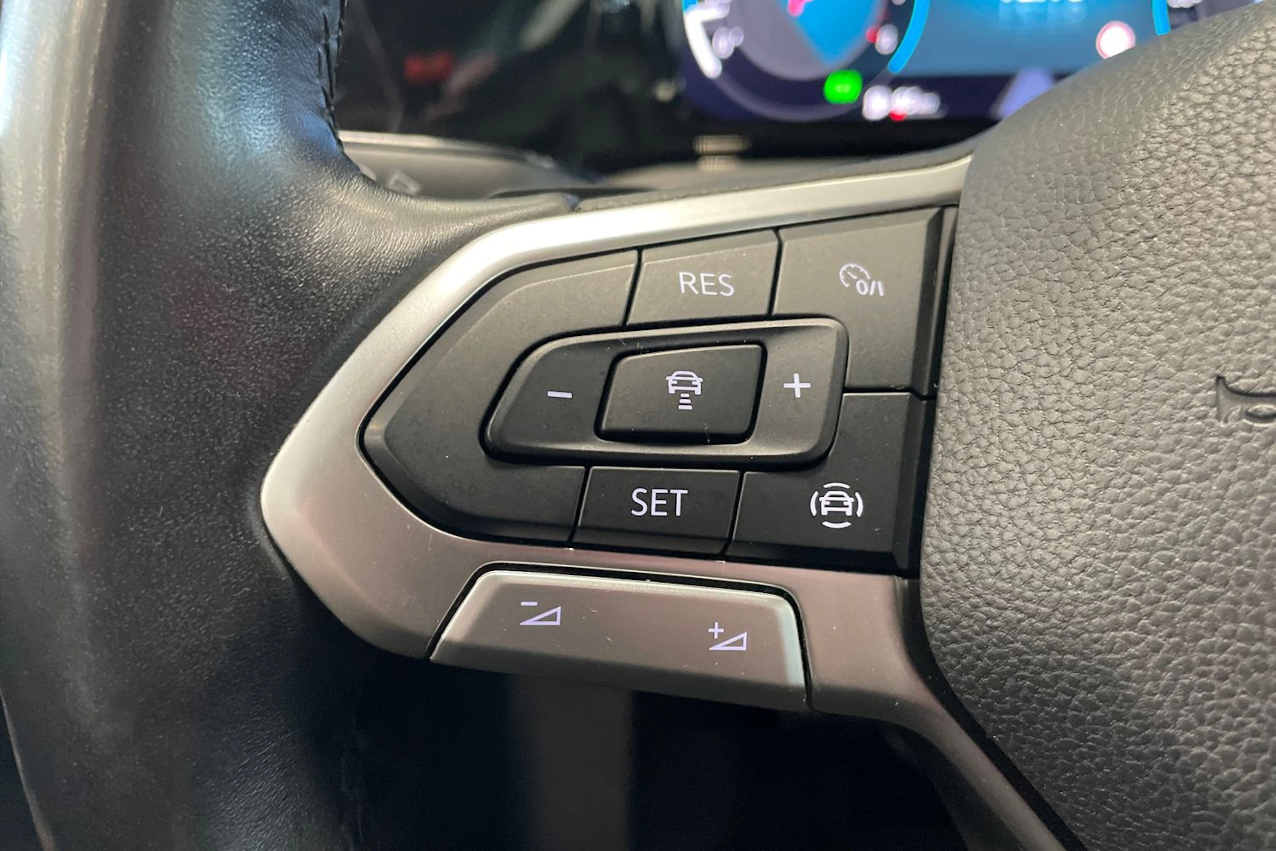 valkoinen Volkswagen Golf 2021 kuva 18.
