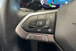 valkoinen Volkswagen Golf 2021 kuva 18.