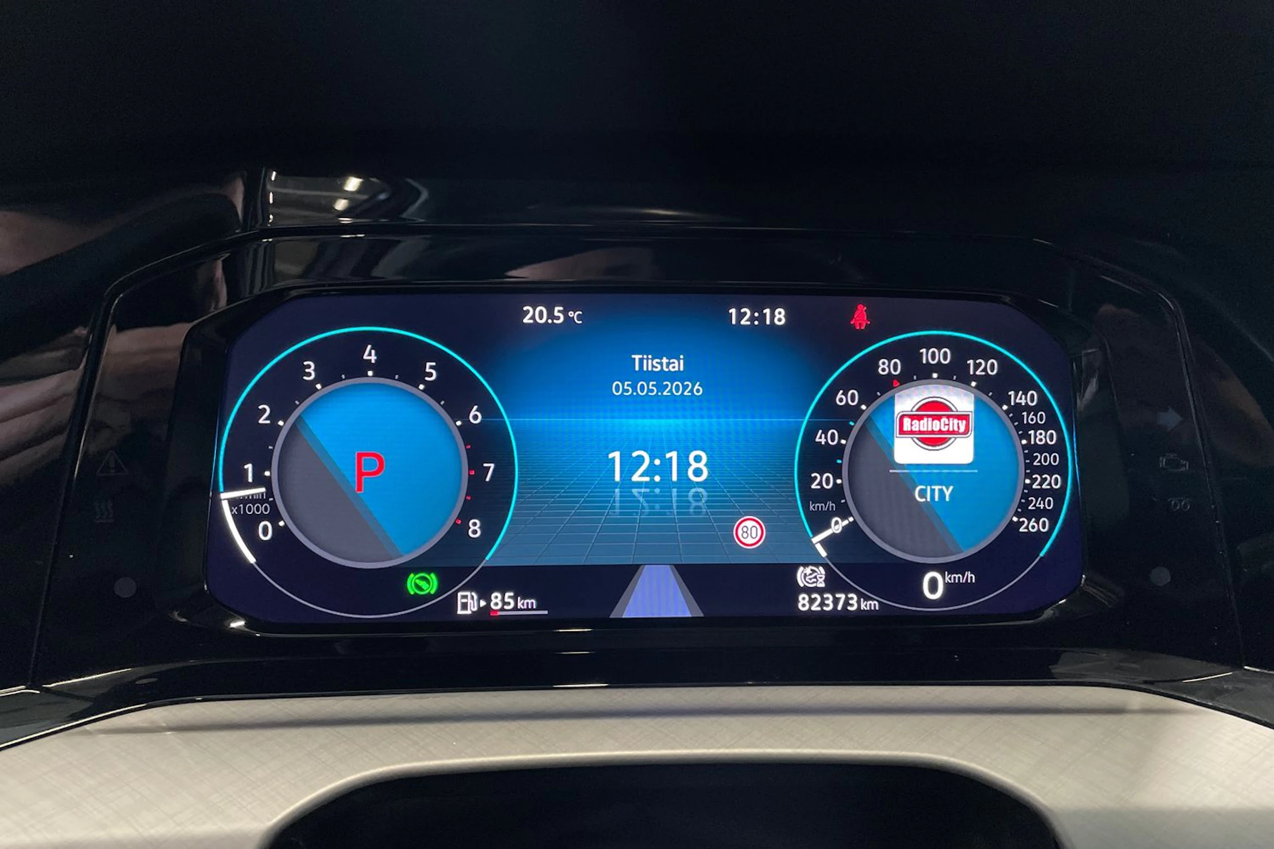 valkoinen Volkswagen Golf 2021 kuva 19.