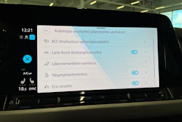 valkoinen Volkswagen Golf 2021 kuva 31.