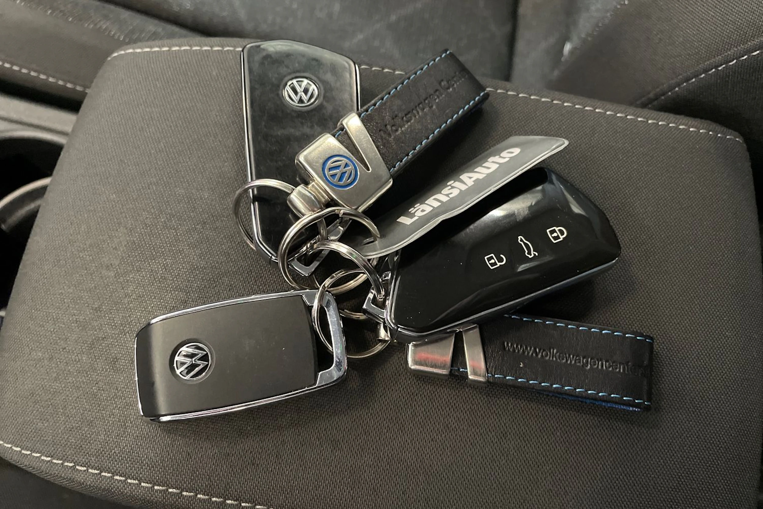 valkoinen Volkswagen Golf 2021 kuva 35.
