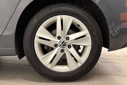 harmaa Volkswagen Golf 2021 kuva 11.