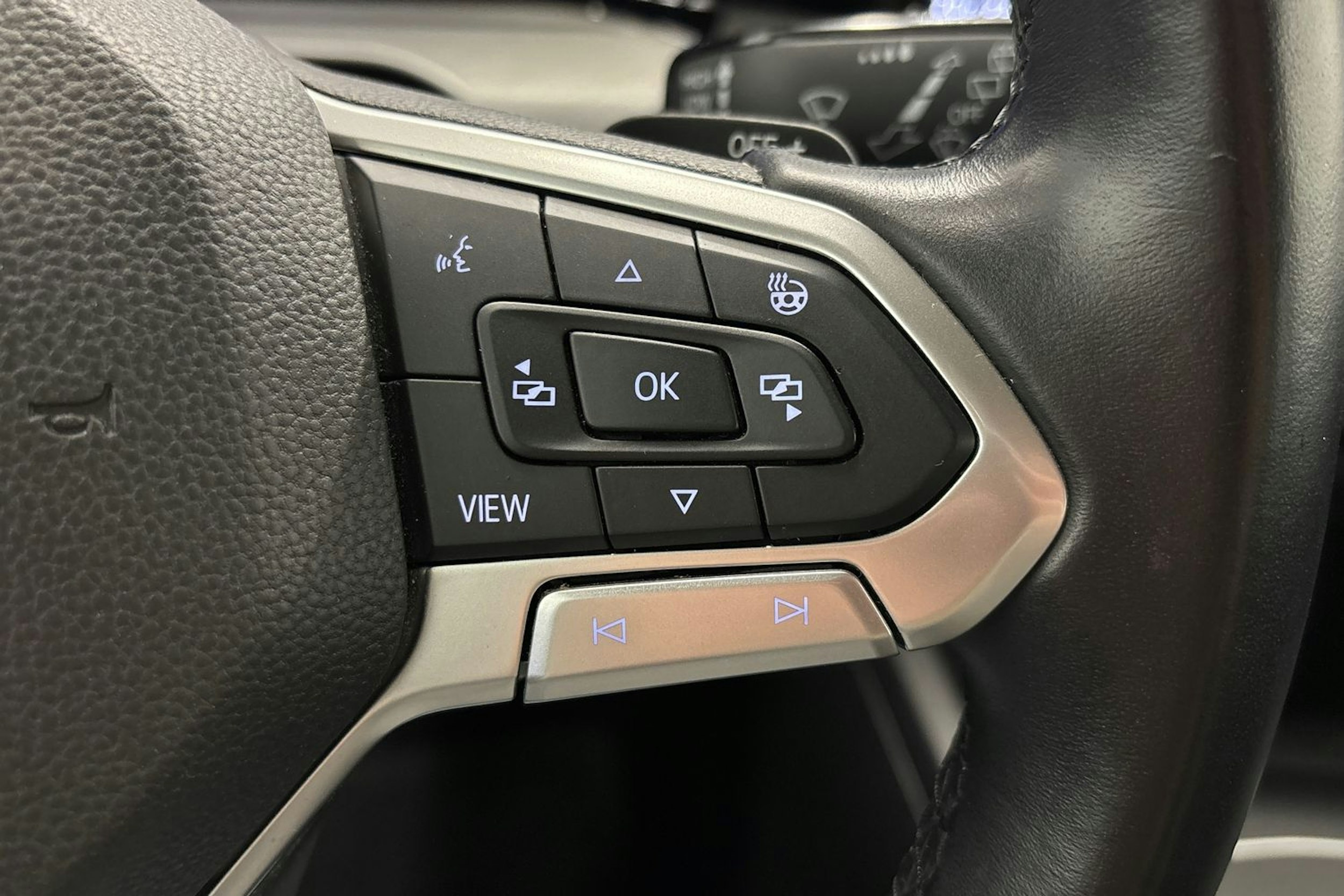 harmaa Volkswagen Golf 2021 kuva 17.