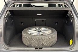 harmaa Volkswagen Golf 2021 kuva 24.