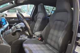 sininen Volkswagen Golf 2021 kuva 4.