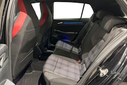 musta Volkswagen Golf 2021 kuva 10.