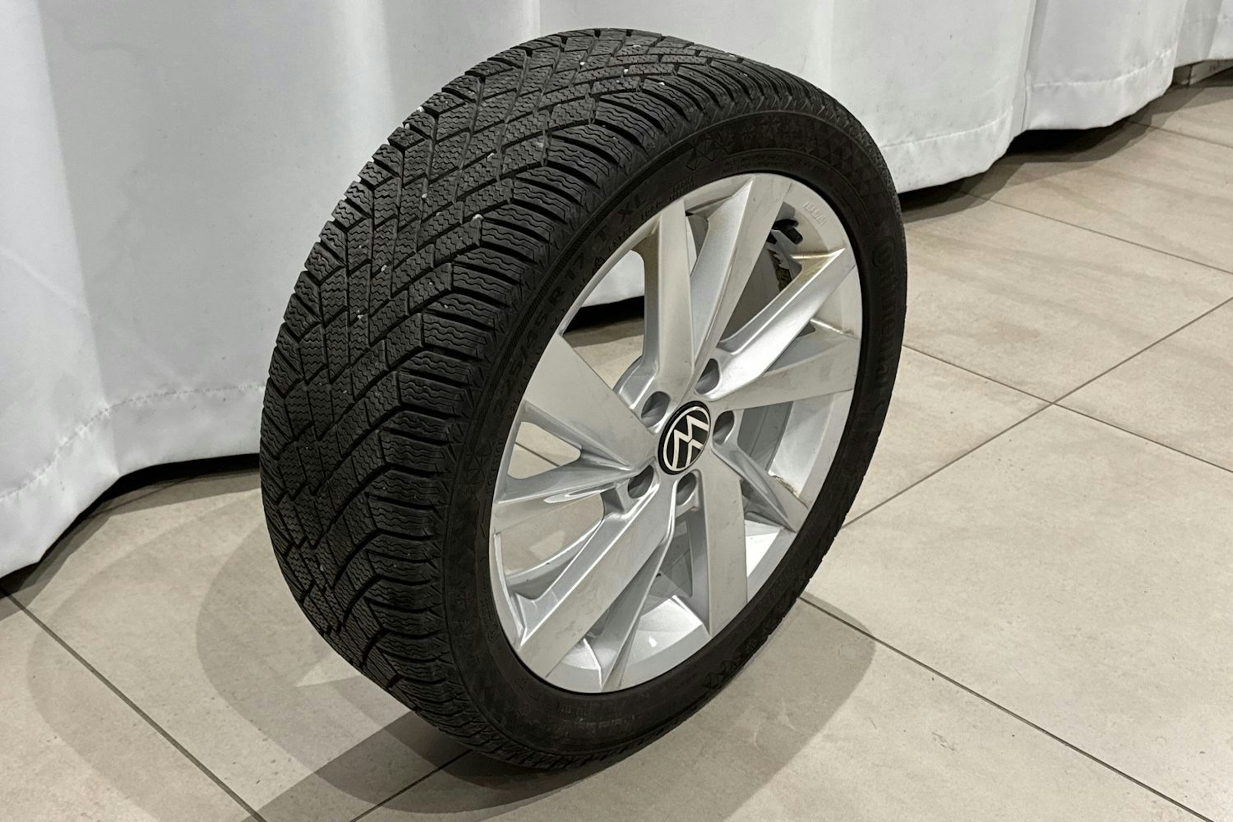 musta Volkswagen Golf 2021 kuva 14.