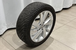 musta Volkswagen Golf 2021 kuva 14.