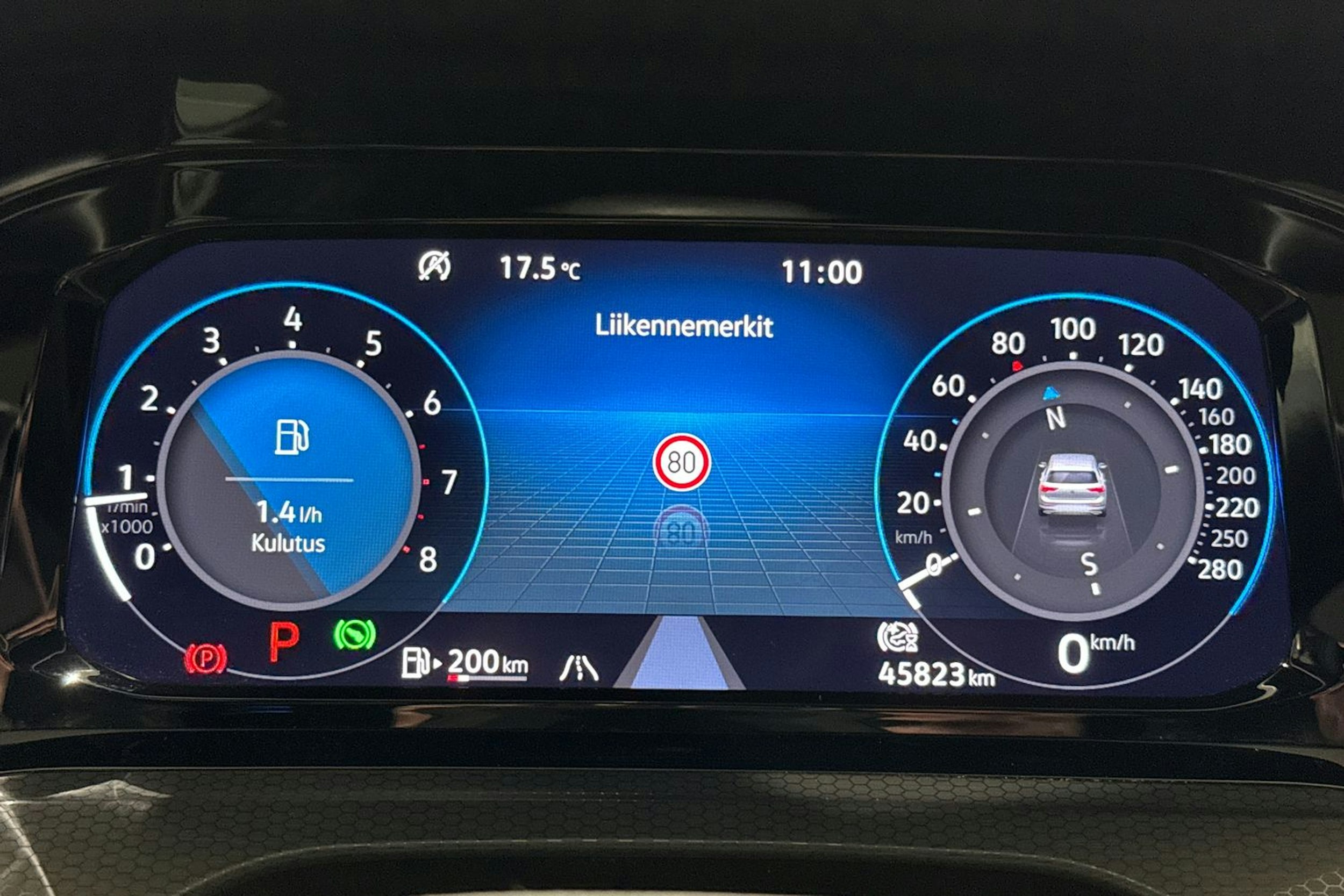 musta Volkswagen Golf 2021 kuva 18.