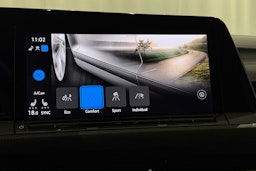 musta Volkswagen Golf 2021 kuva 26.