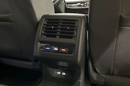 valkoinen Volkswagen Golf 2021 kuva 15.