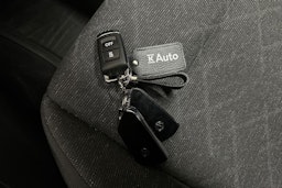 valkoinen Volkswagen Golf 2021 kuva 22.