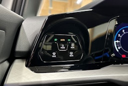 valkoinen Volkswagen Golf 2021 kuva 26.