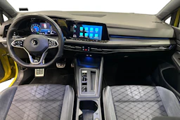 keltainen Volkswagen Golf 2021 kuva 7.