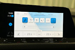 keltainen Volkswagen Golf 2021 kuva 29.