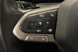 valkoinen Volkswagen Golf 2021 kuva 13.