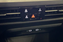valkoinen Volkswagen Golf 2021 kuva 21.