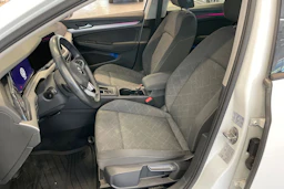valkoinen Volkswagen Golf 2021 kuva 26.