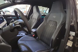 Musta Volkswagen GOLF 2021 kuva 4.