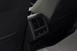 valkoinen Volkswagen Golf 2021 kuva 12.