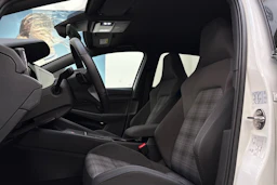 valkoinen Volkswagen Golf 2021 kuva 13.