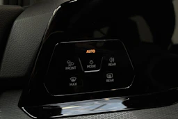 valkoinen Volkswagen Golf 2021 kuva 14.