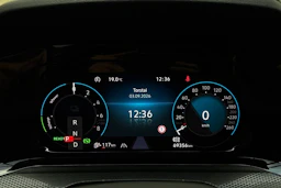 valkoinen Volkswagen Golf 2021 kuva 17.