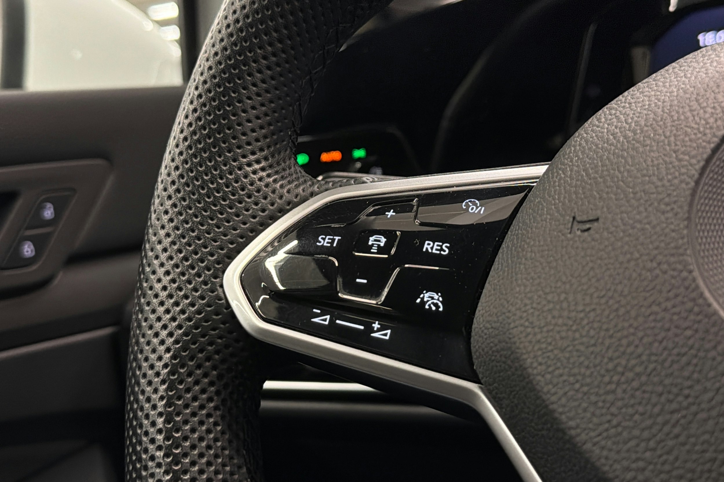 Valkoinen Volkswagen GOLF 2021 kuva 19.