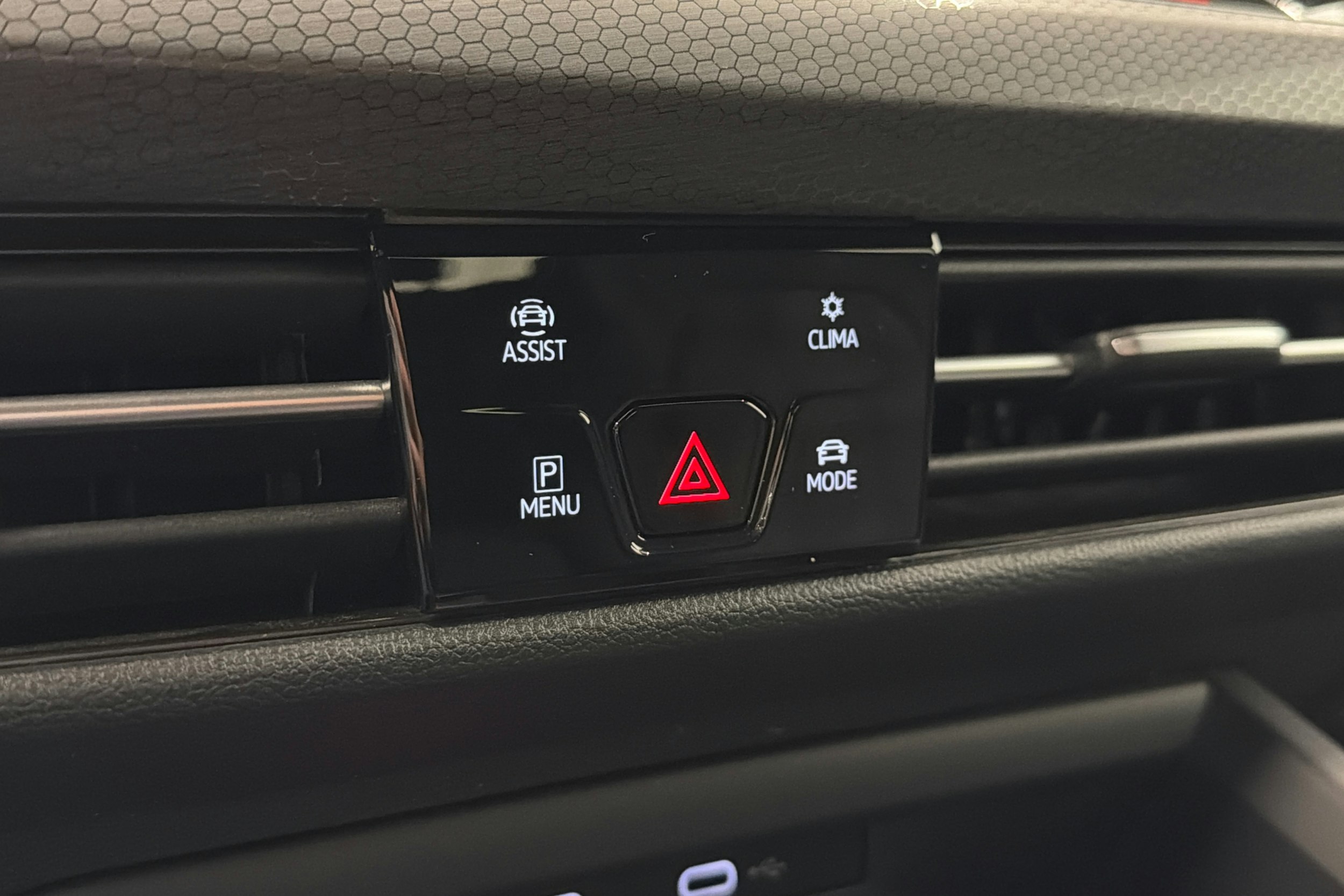 Valkoinen Volkswagen GOLF 2021 kuva 22.