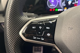 valkoinen Volkswagen Golf 2021 kuva 15.